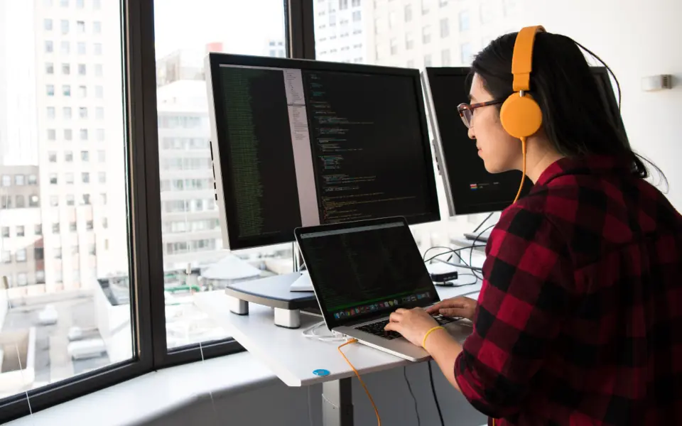 Next.js Nedir? React'ten Farkı