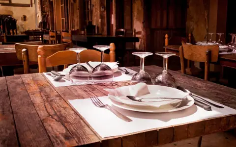 Hva er et bordreservasjonssystem for restaurant?