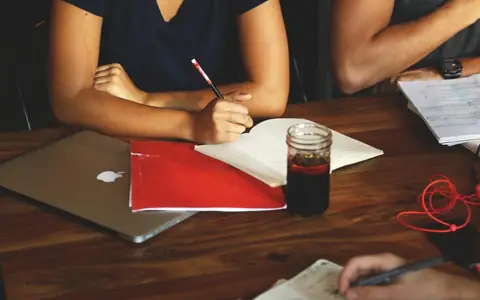 Gestión de redes sociales: ¿agencia o por su cuenta?