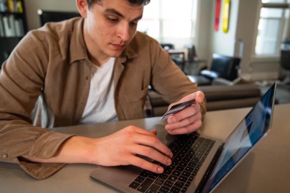 Integración con marketplaces: gestión de tiendas desde portátil y móvil